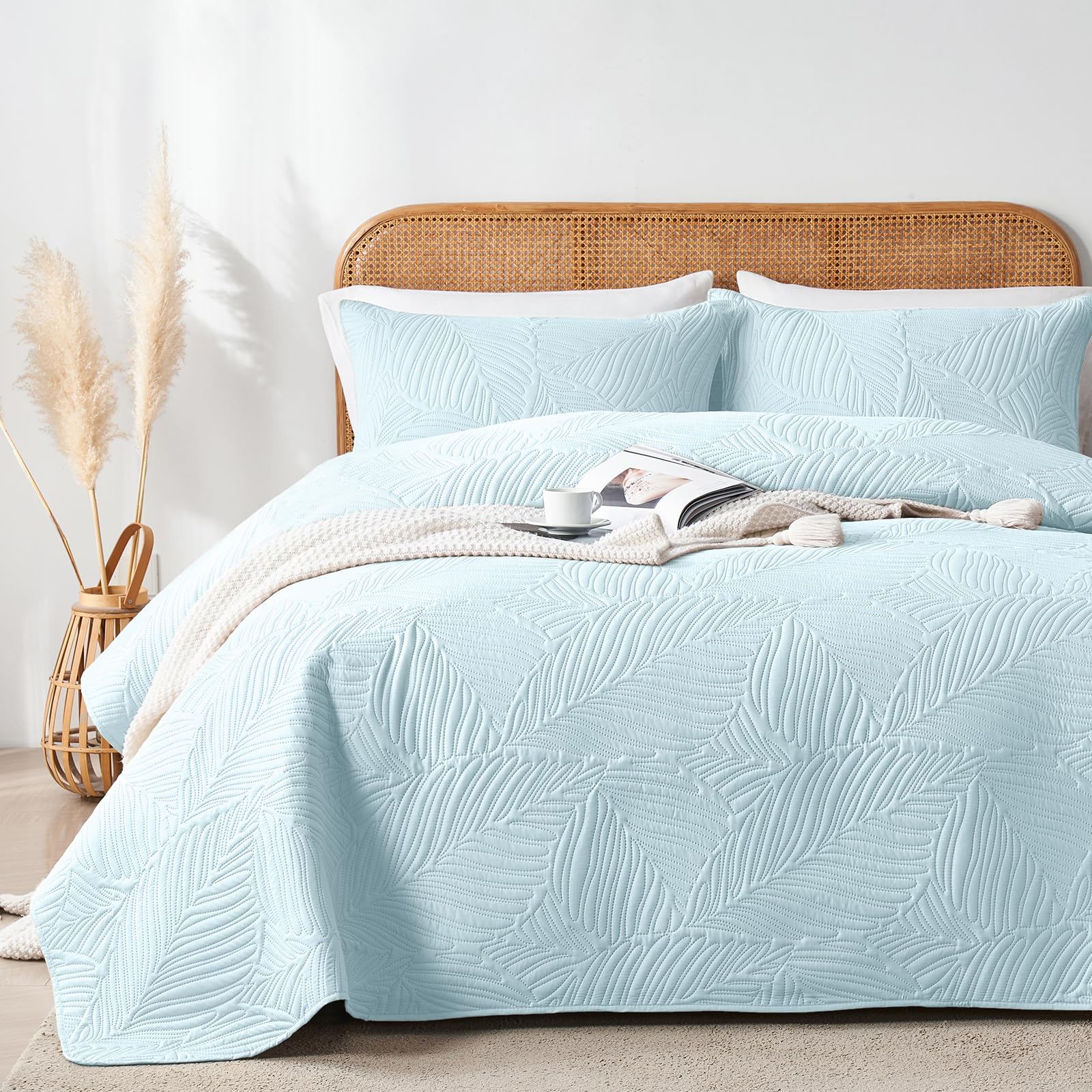 Oarage Queen Quilt Bedding Set Soft Lightweight Aqua Blue Bedspread With Leaf Pattern,Ultrasonic Microfiber Bed Coverlet Full Si